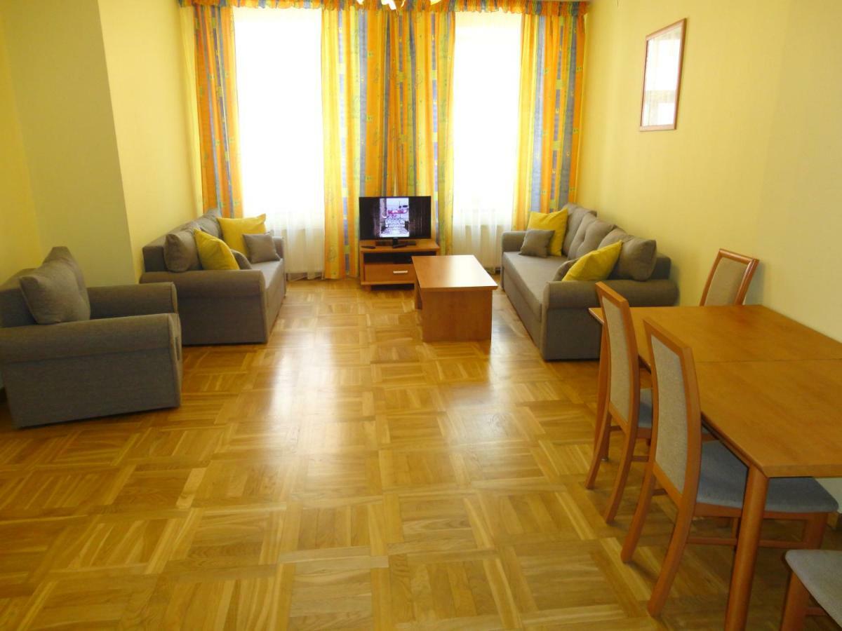 Apartment Old